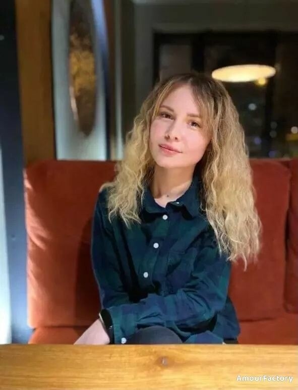 Tamara, 23