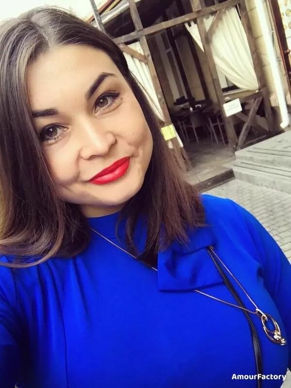 Yana, 27