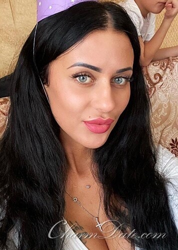 Ella, 29