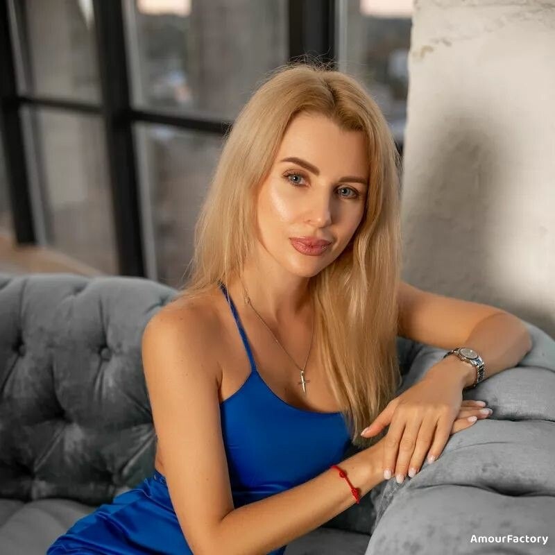 Julia, 42