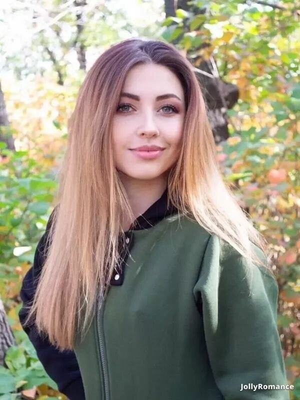Anna, 27