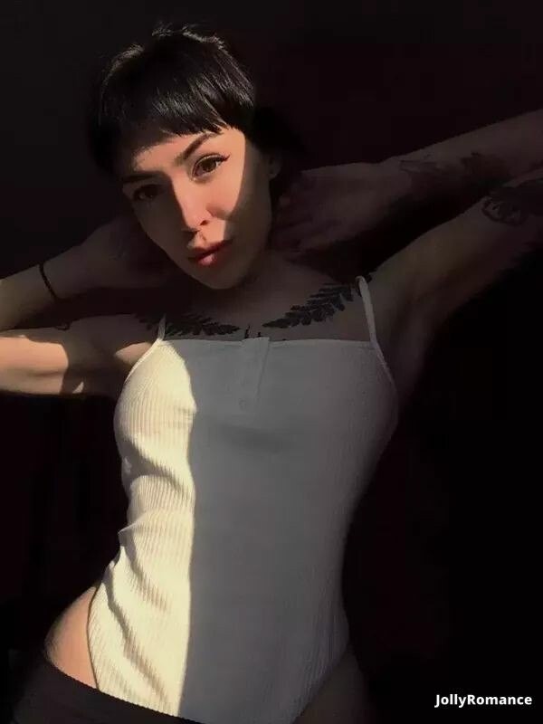 Oksana, 21
