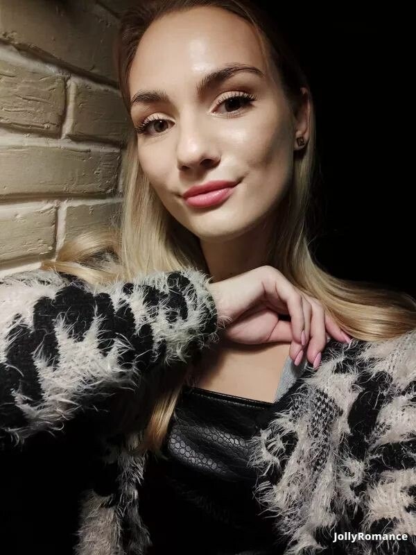 Olga, 25