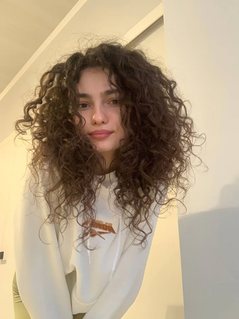 Yelyzaveta, 23
